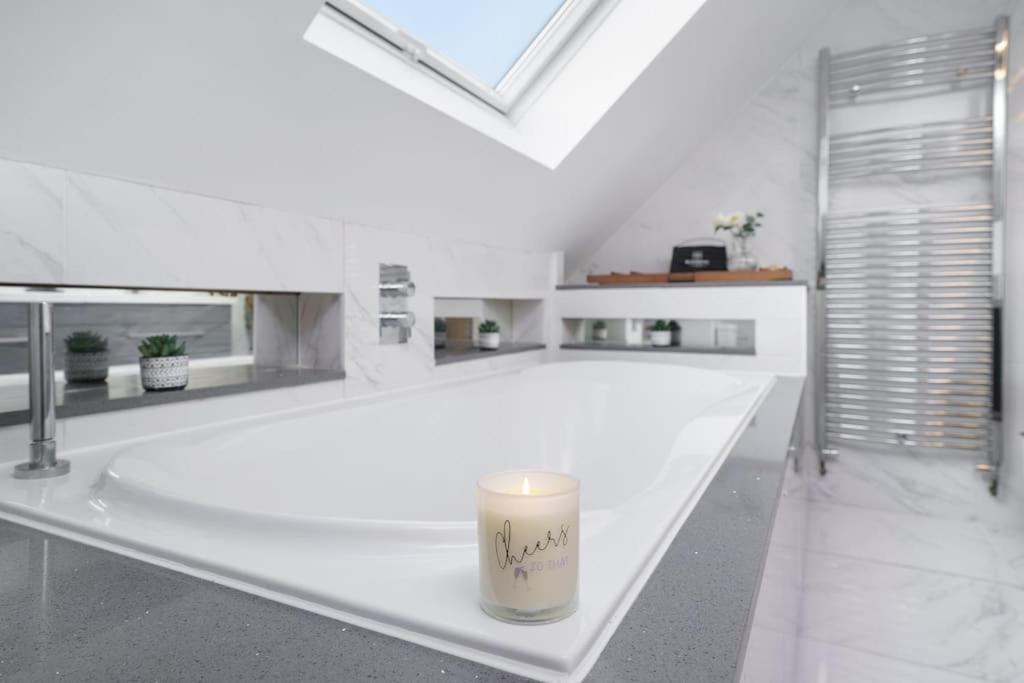 Beautiful 4 Bed Immaculate Condition Refurbished Property Romford Kültér fotó