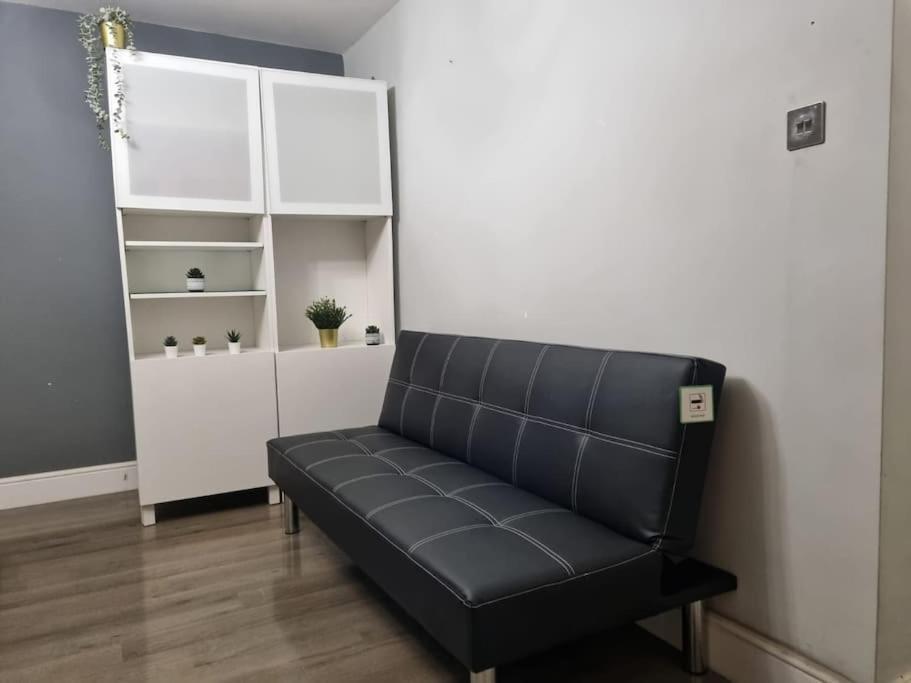 Beautiful 4 Bed Immaculate Condition Refurbished Property Romford Kültér fotó
