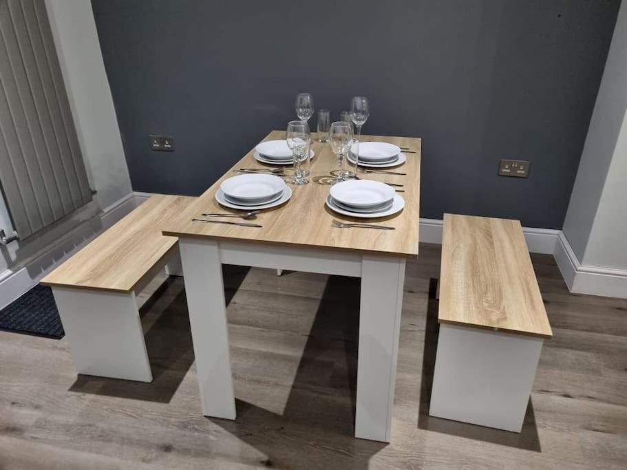 Beautiful 4 Bed Immaculate Condition Refurbished Property Romford Kültér fotó